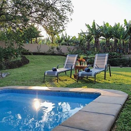 Poinsettia Family Cottage هازيفيو المظهر الخارجي الصورة