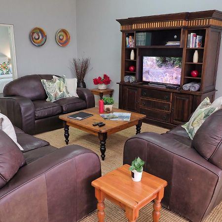 Poinsettia Family Cottage هازيفيو المظهر الخارجي الصورة